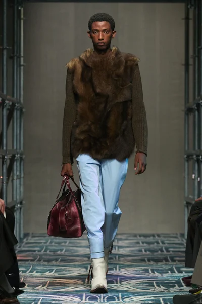 Look 7